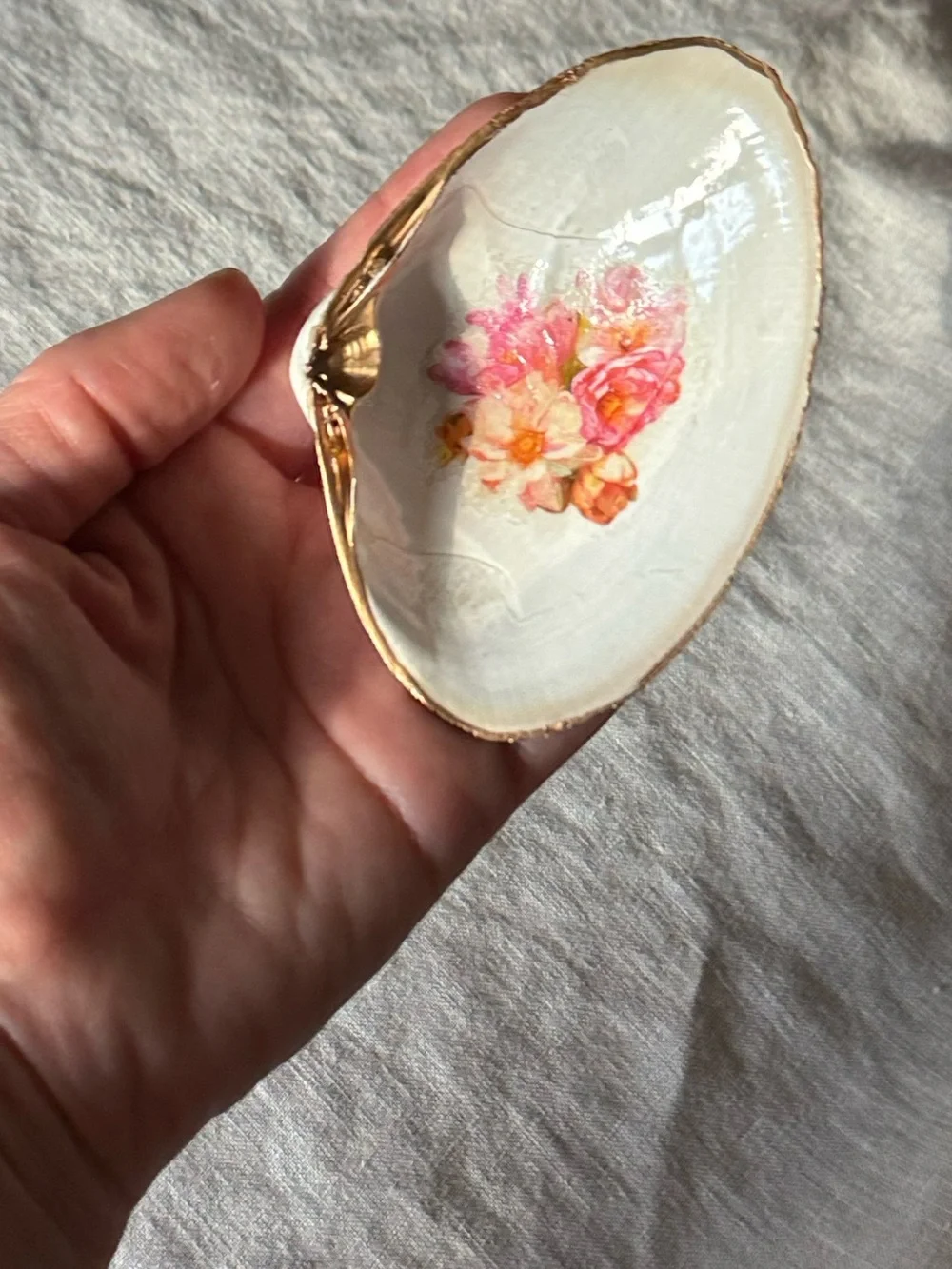 Gilded natural clam shell ring dishes - Garden Collection
